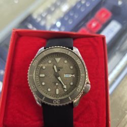 Seiko 5 Sports "concrete" SRPG61