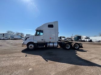2011 Volvo VNL