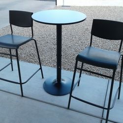 Cocktail Table With Two Stools 24 Inches Height Seat