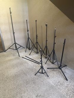 promaster -Seven Tripods light weight- excellent