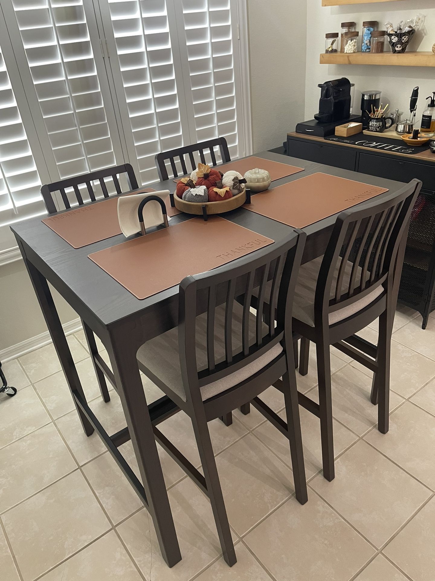 Dinning Table Set With 4 Barstools Chair