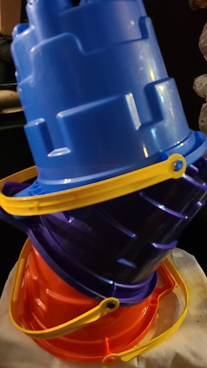 New 3 Large Sturdy Sand Castle Buckets About 2 Gal. Perfect As Easter Baskets. East, West, North