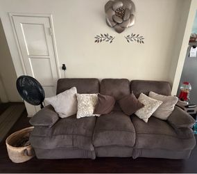 FREE COUCHES