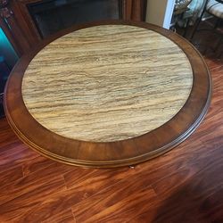 A table end two tablecloths