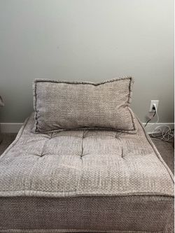Single Lounge Sofa Chair with Ottoman & Pillow – Like New