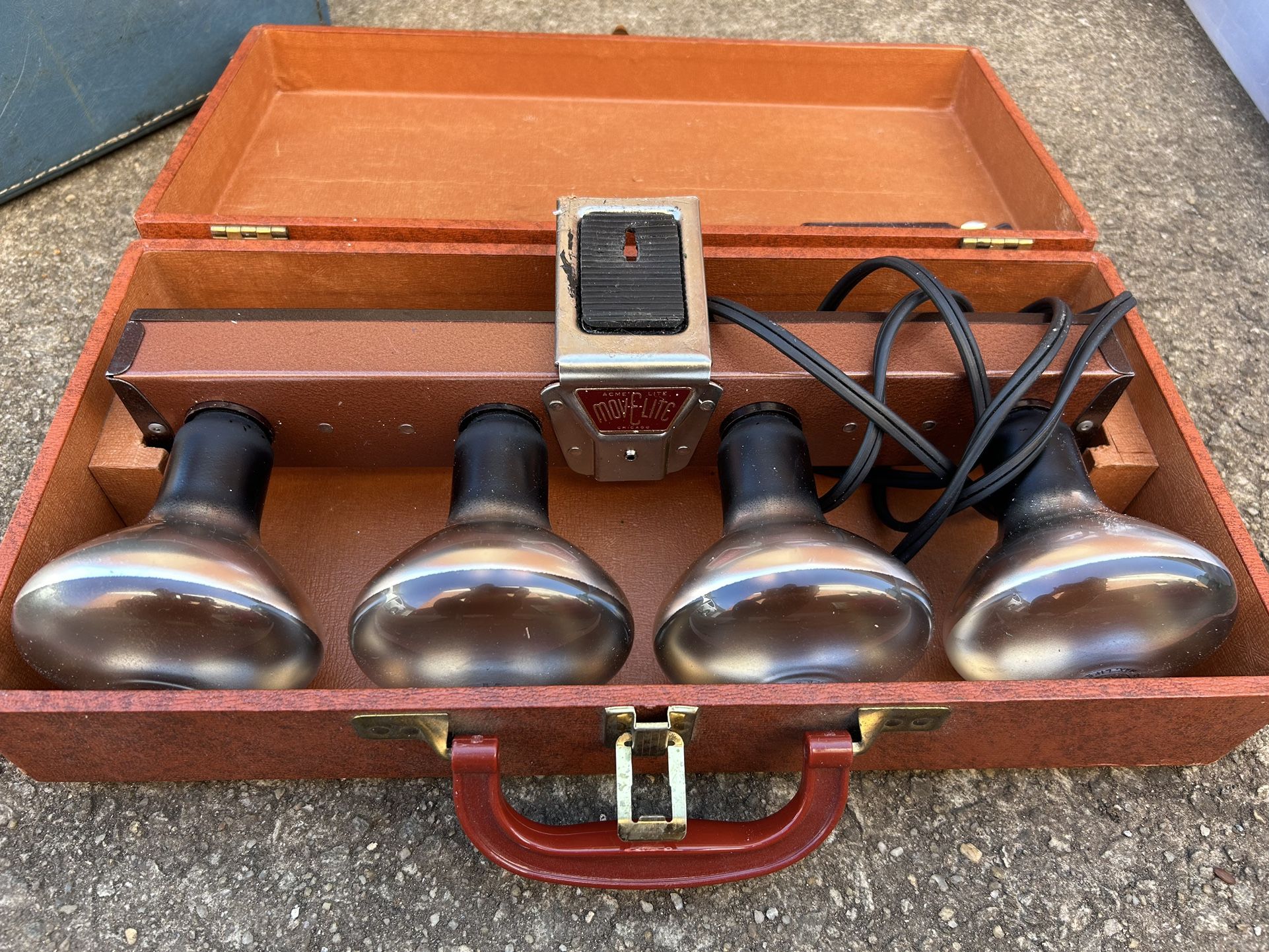 Vintage Acme Lite Mov-E-Lite Model R4 Movie Light 4 Bulb Lighting Bar w/ Case