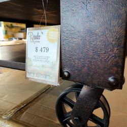 Cocktail Table With Bakes