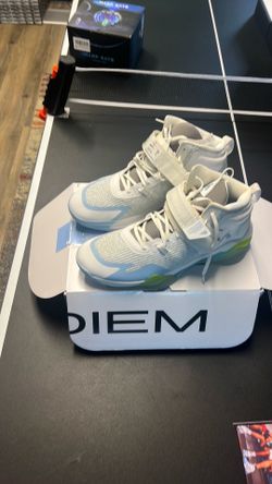 Andiem Up   size 14 men’s