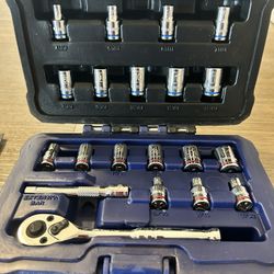 KOBALT   TOOLS  SOCKET  SET