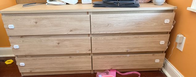 Clothes cabinet