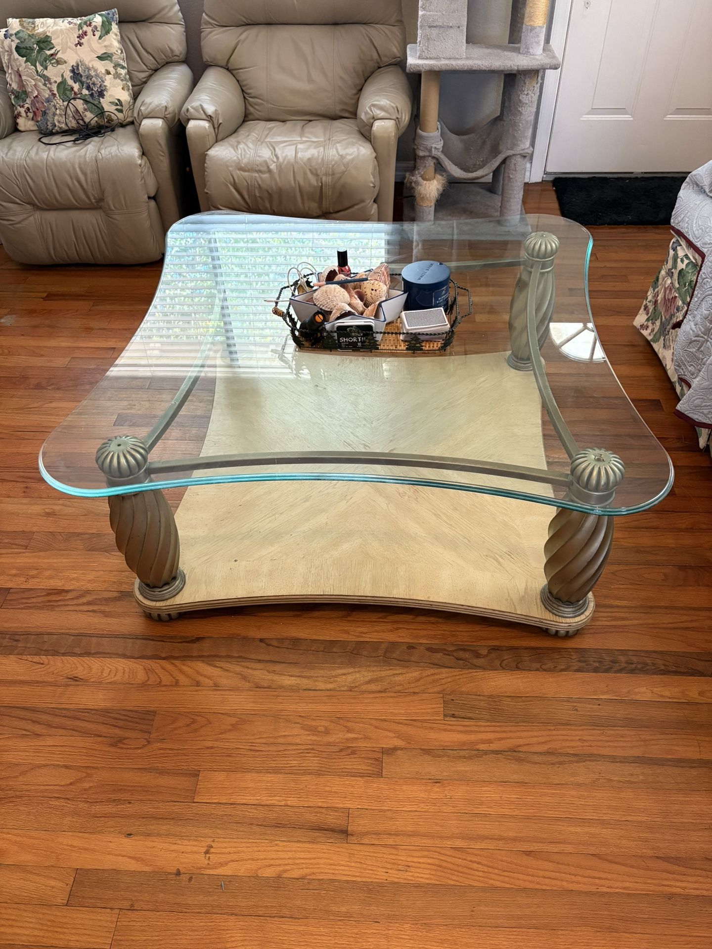 Beautiful Vintage Bernhardt Coffee Table