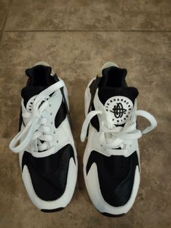 Nike Air Huarache Sneakers Black White