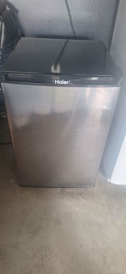 Mini refrigerator