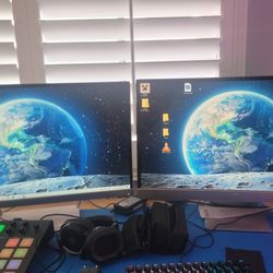 3 Monitors HP Monitor SAMSUNG Monitor 27 Inches