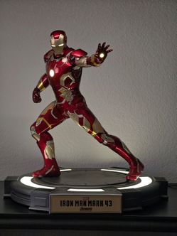 Cinemaquette Avengers: Age of Ultron – Iron Man Mark 43 1/3 Scale Maquette Robert Downey Jr