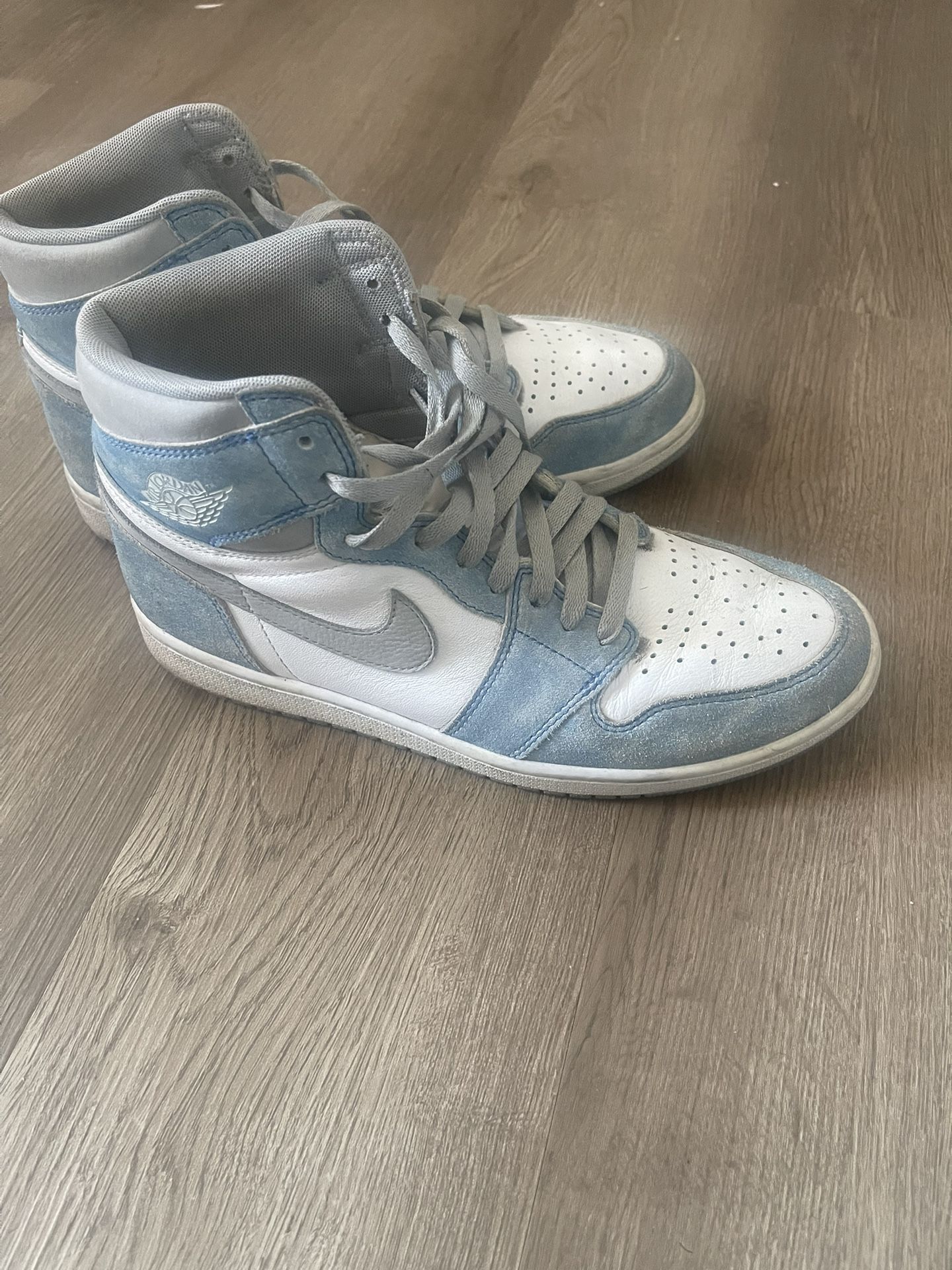 Jordan 1 Hyper Royals