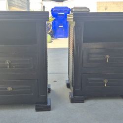 Singular Dark Brown Wood Bedside Table