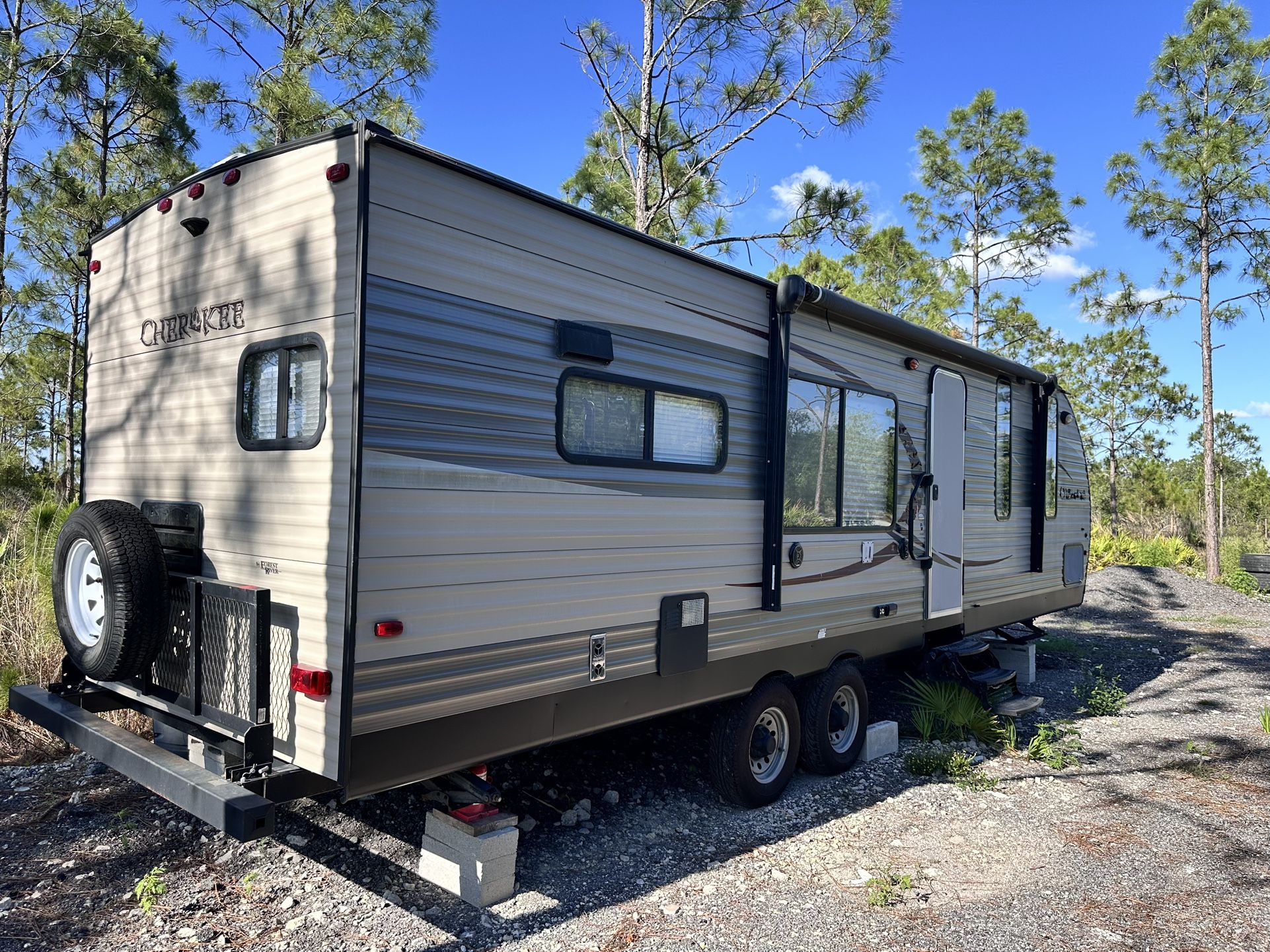 2015 Forest River Cherokee Grey Wolf