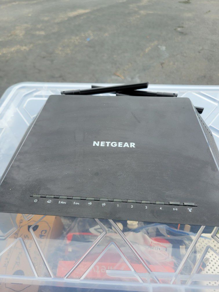 NETGEAR Wifi Router