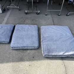 Beautiful Dog Beds With Zippers $10-$20