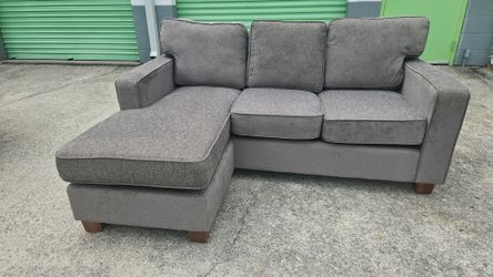 Gray Reversible Sectional (Free Delivery 🚚)