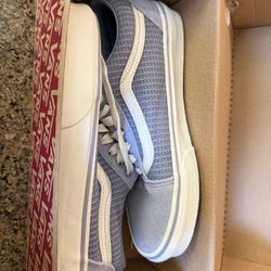 Women’s Old Skool Vans (NIB)