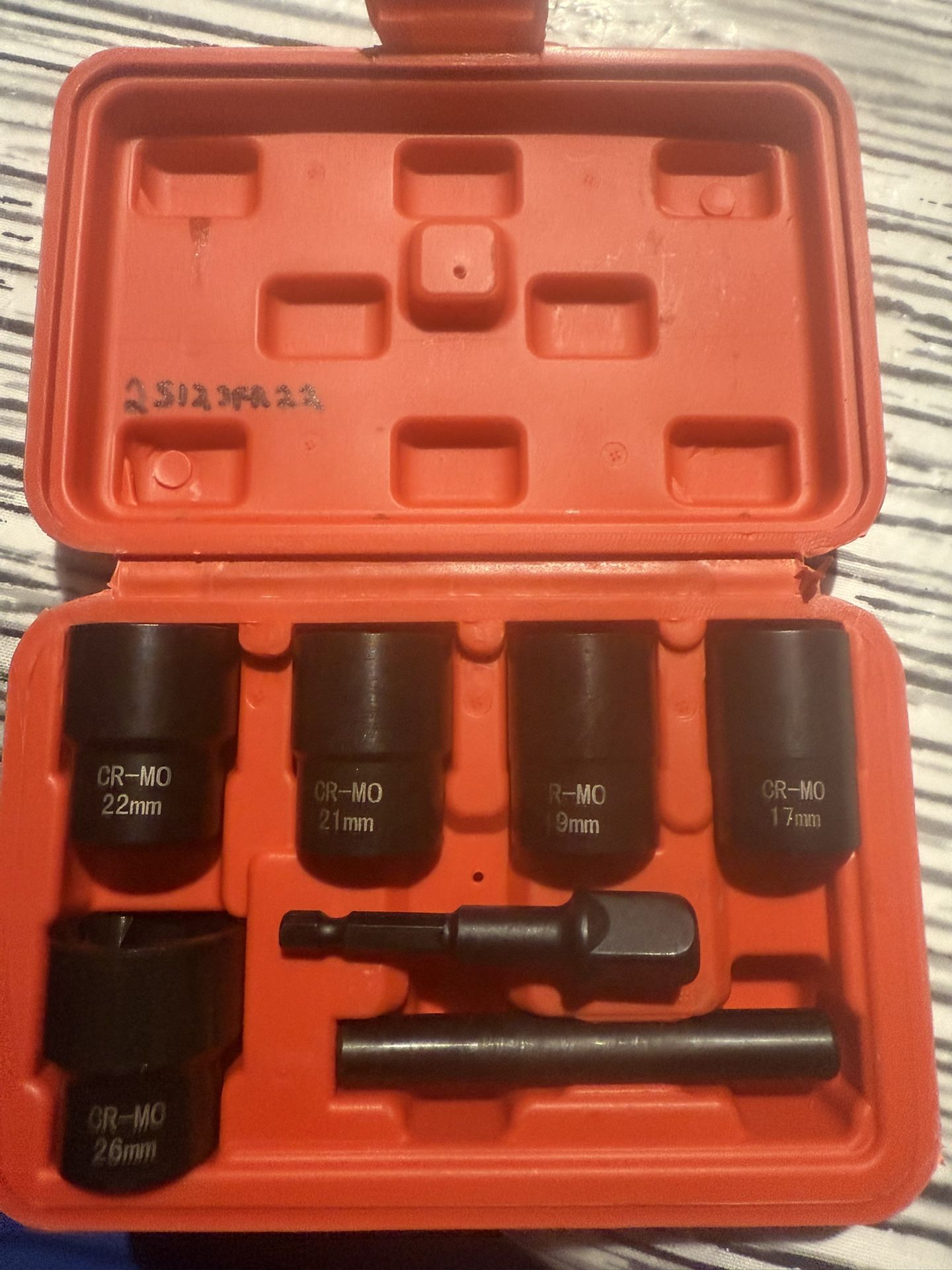 7 PCS Bolt Extractor Kit Heavy Duty 1/2" Drive Lug Nut Remover Socket Set Large Size 17,19,21,22,26 mm for Stripped, Damaged, Rounded Bolts and Faste