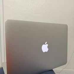 Macbook Air 13 inch 2018 with charger