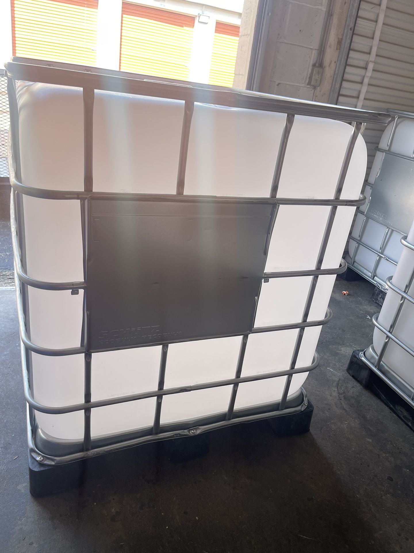 275 GALLONS TOTES FOOD GRADE