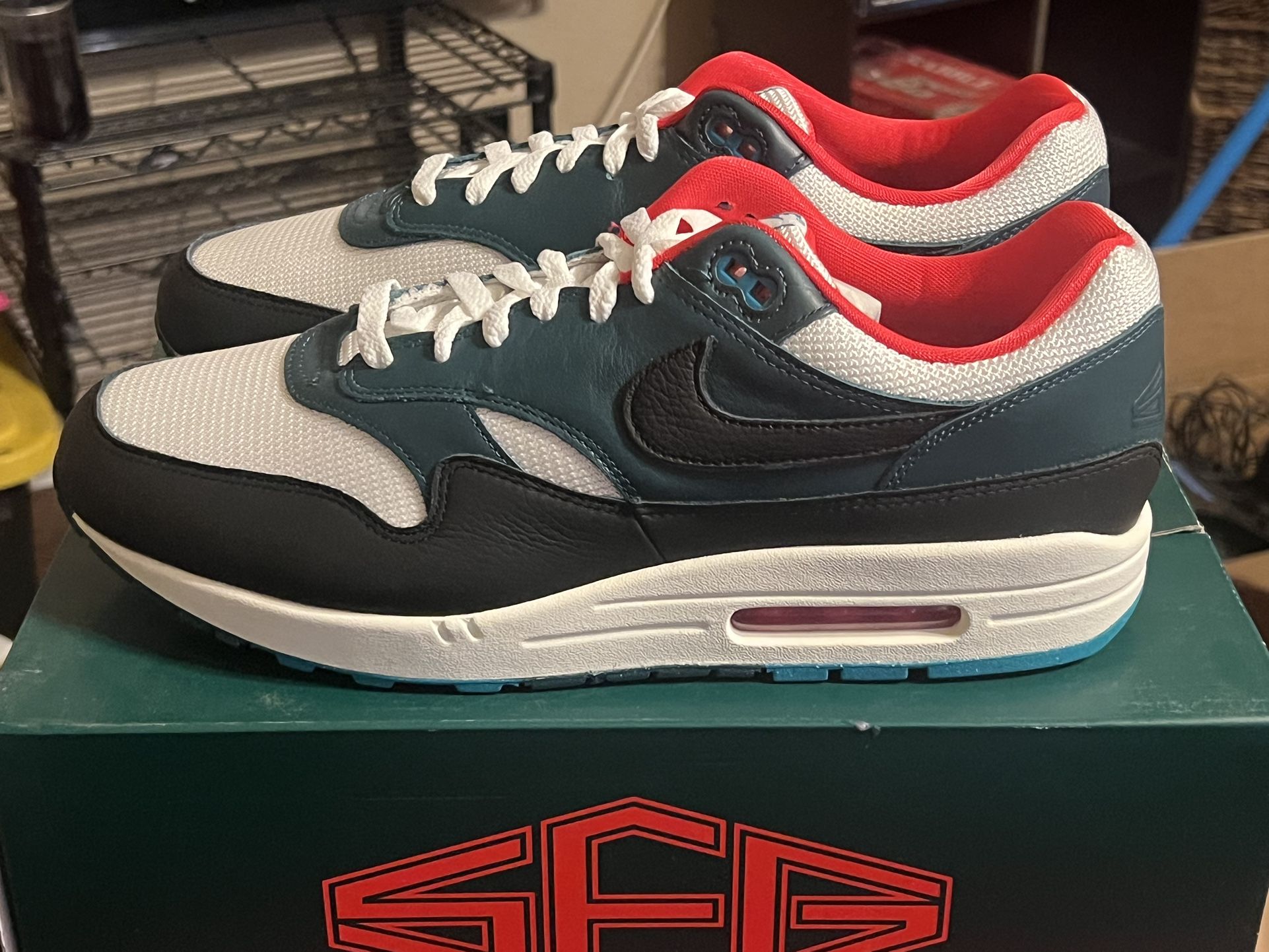 Nike Air Max 1 Lebron James Liverpool FC