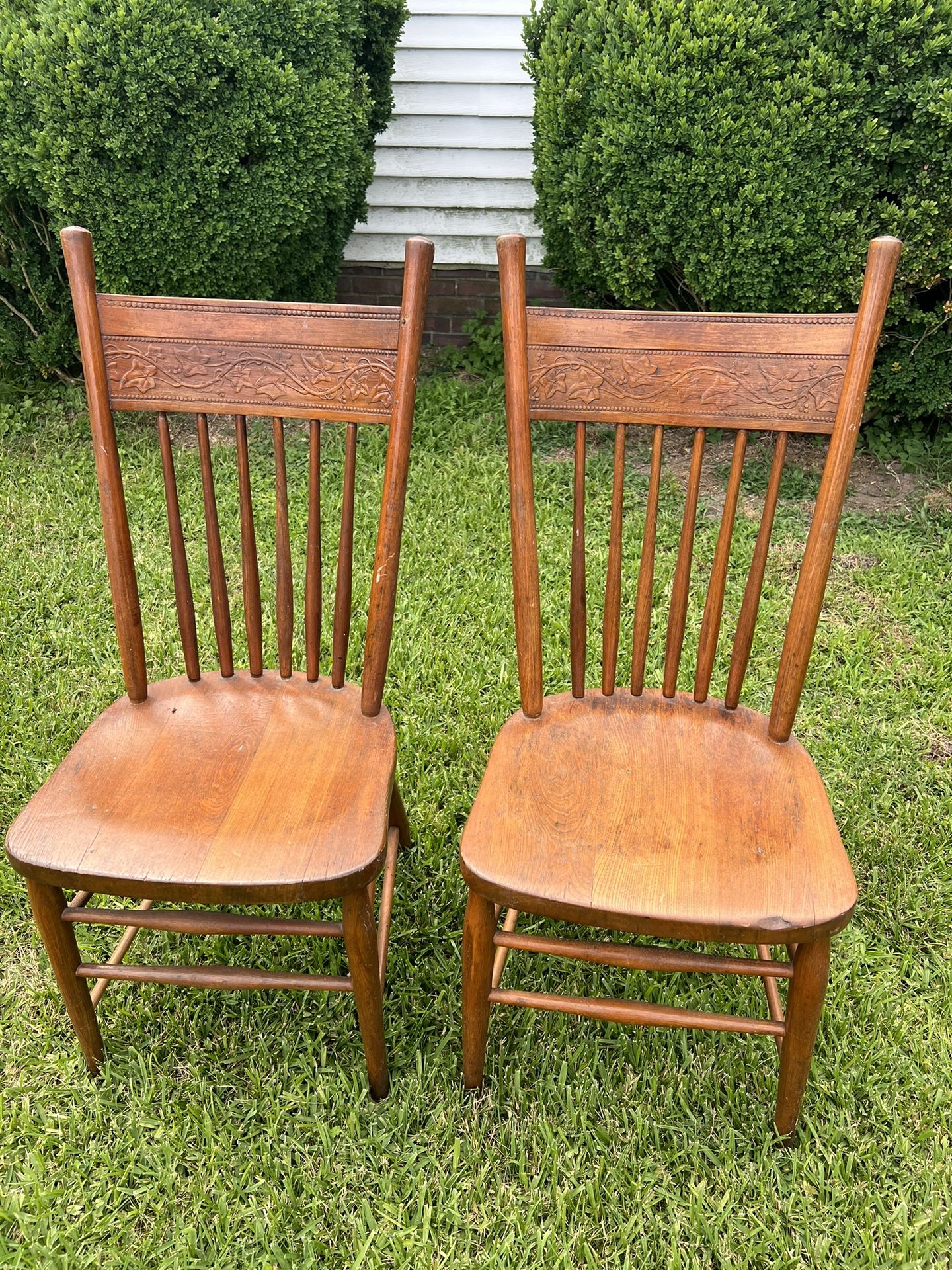 2 Vintage Chairs