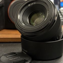 Sony FE 50mm f/1.8 Lens (SEL50F18F) – Excellent Condition