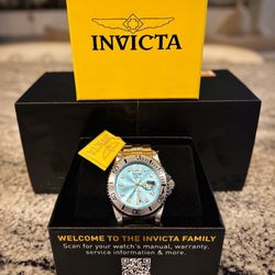  Invicta Pro Diver 44716 Quartz Men’s Diver Watch 43mm Blue Dial Tritnite Stainless Steel