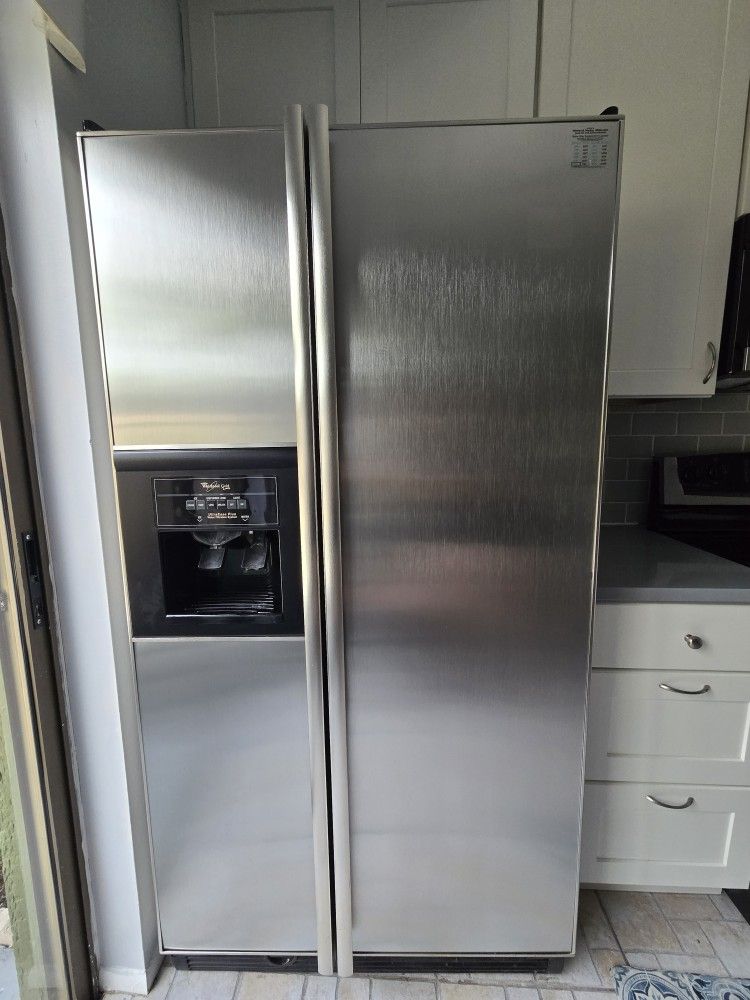 Whirlpool Gold Refrigerator 