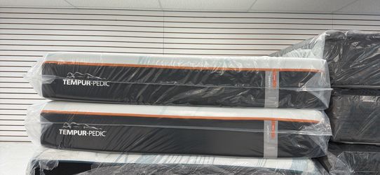 Tempur Pedic luxe adapt firm king size mattress $1250 only
