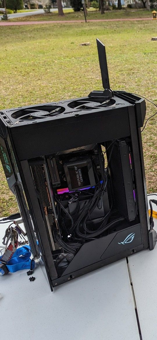 Custom ASUS ROG GAMING  DESKTOP 2x4TB SSD 8TB --32GB RAM