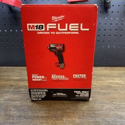 Milwaukee M18 FUEL 1/2" Mid-Torque Impact Wrench w/ Friction Ring