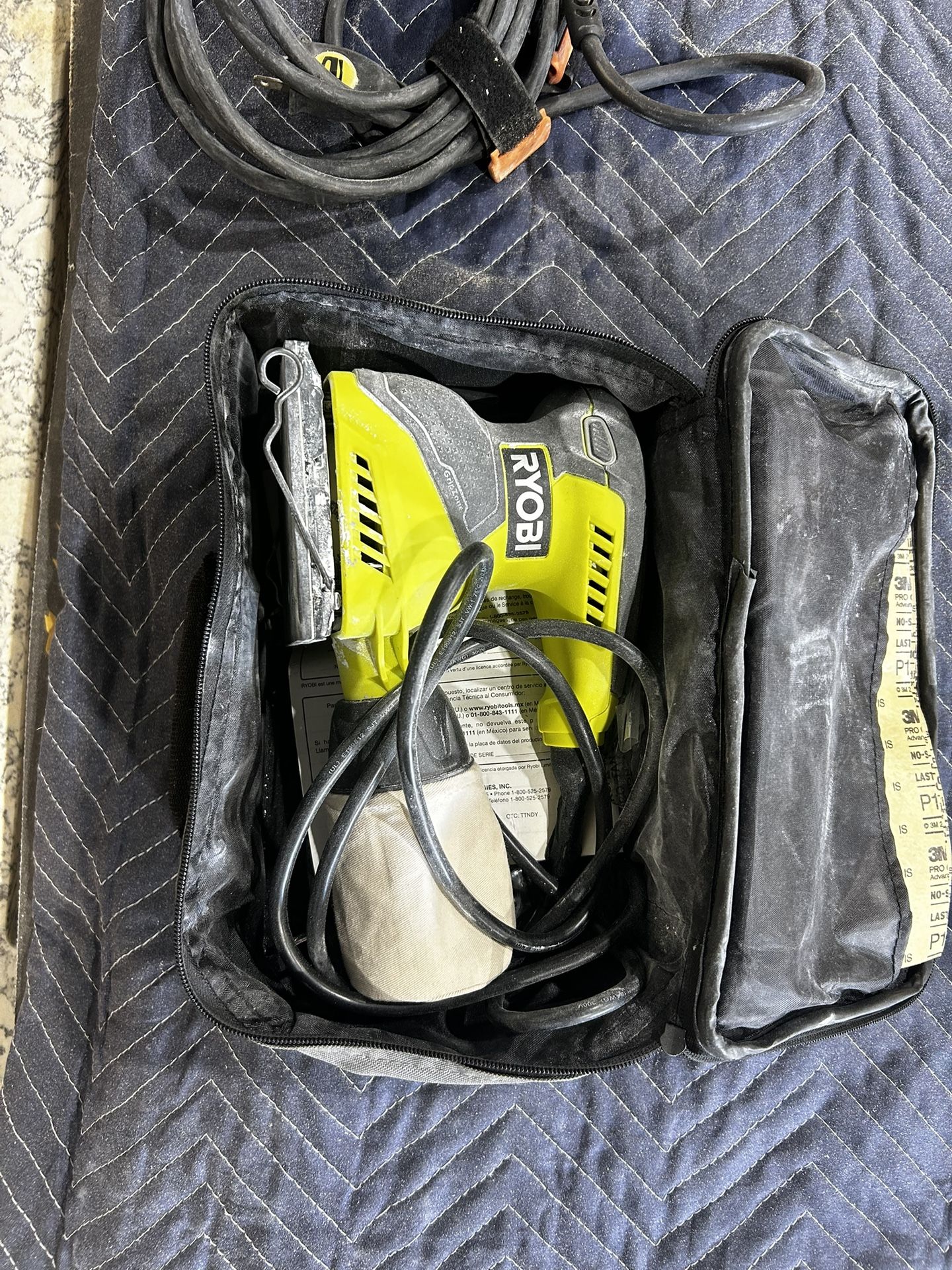 Ryobi Square Pad sander