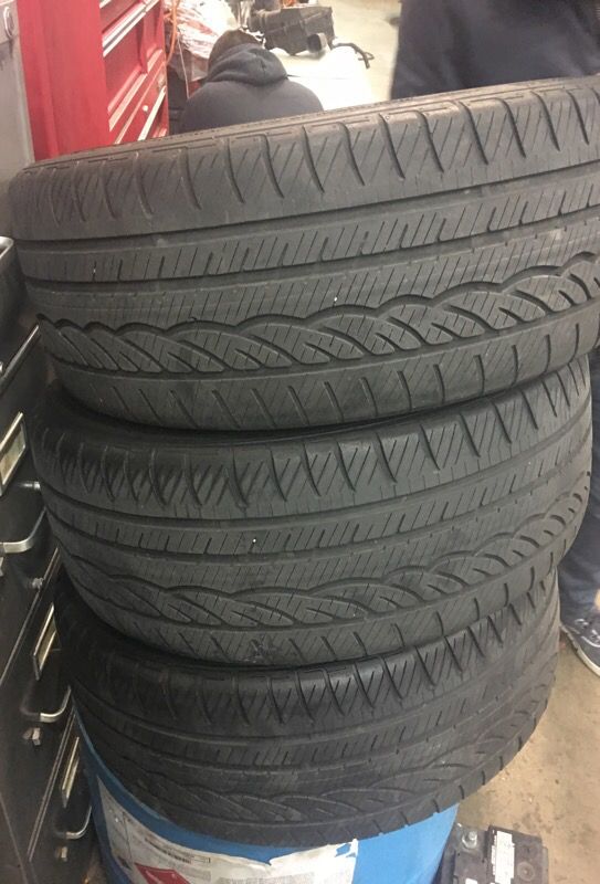 4 Dunlop Tire 225/40/R18