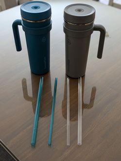 Set of Tumblers with straws 