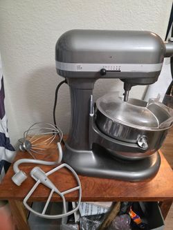 KitchenAid Professional 600 6-Qt Bowl-Lift Mixer + Brand-New Sifter/Scale