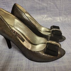 Nina Pumps With Bow Accent