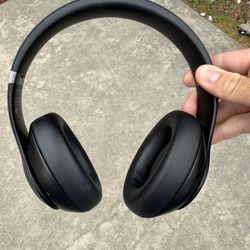 Beats Studio Pro’s Noise Cancellation 