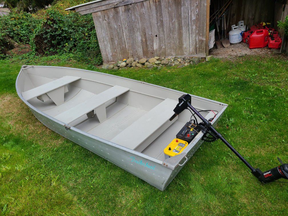 12 foot aluminum boat with motor and 2 batteries
