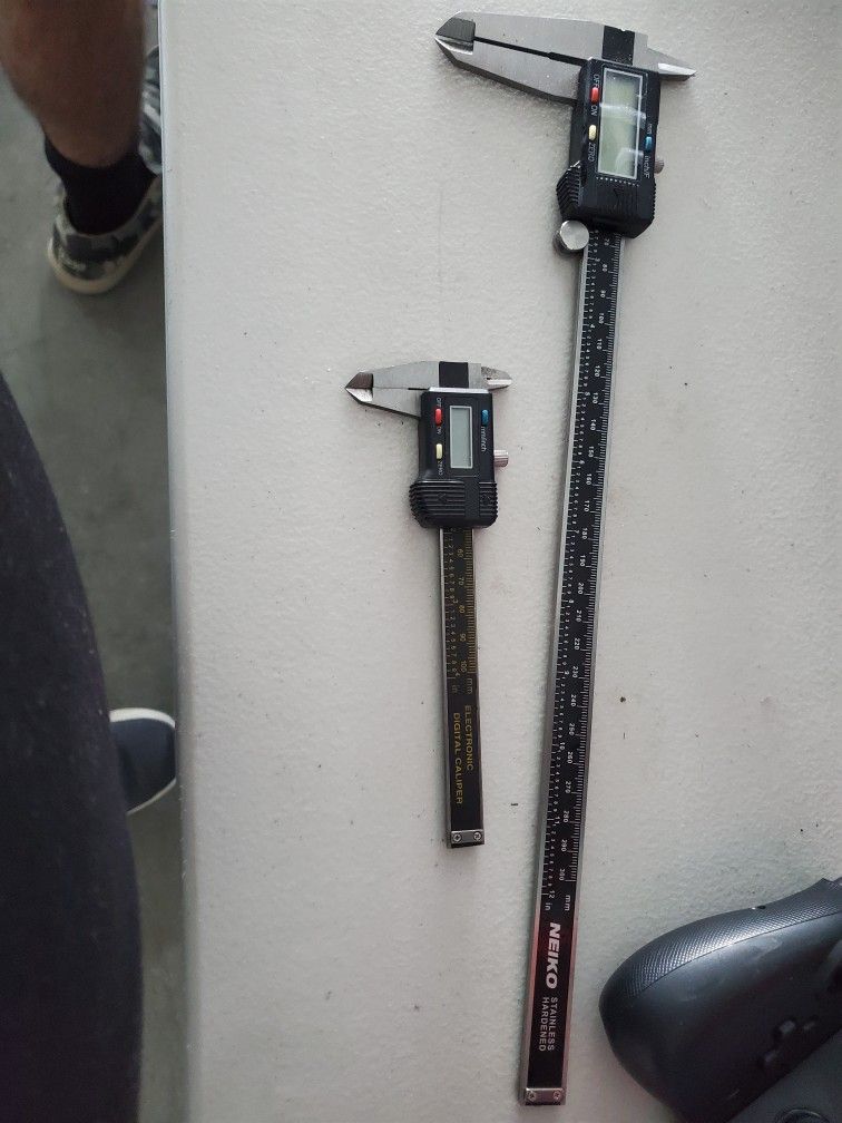 Neiko Electronic Digital Caliper 2 Sizes