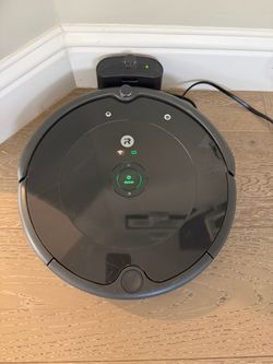 iRobot Roomba 692 Vacuum