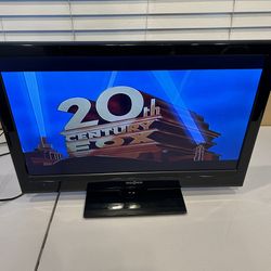 INSIGNIA 24” TELEVISION 