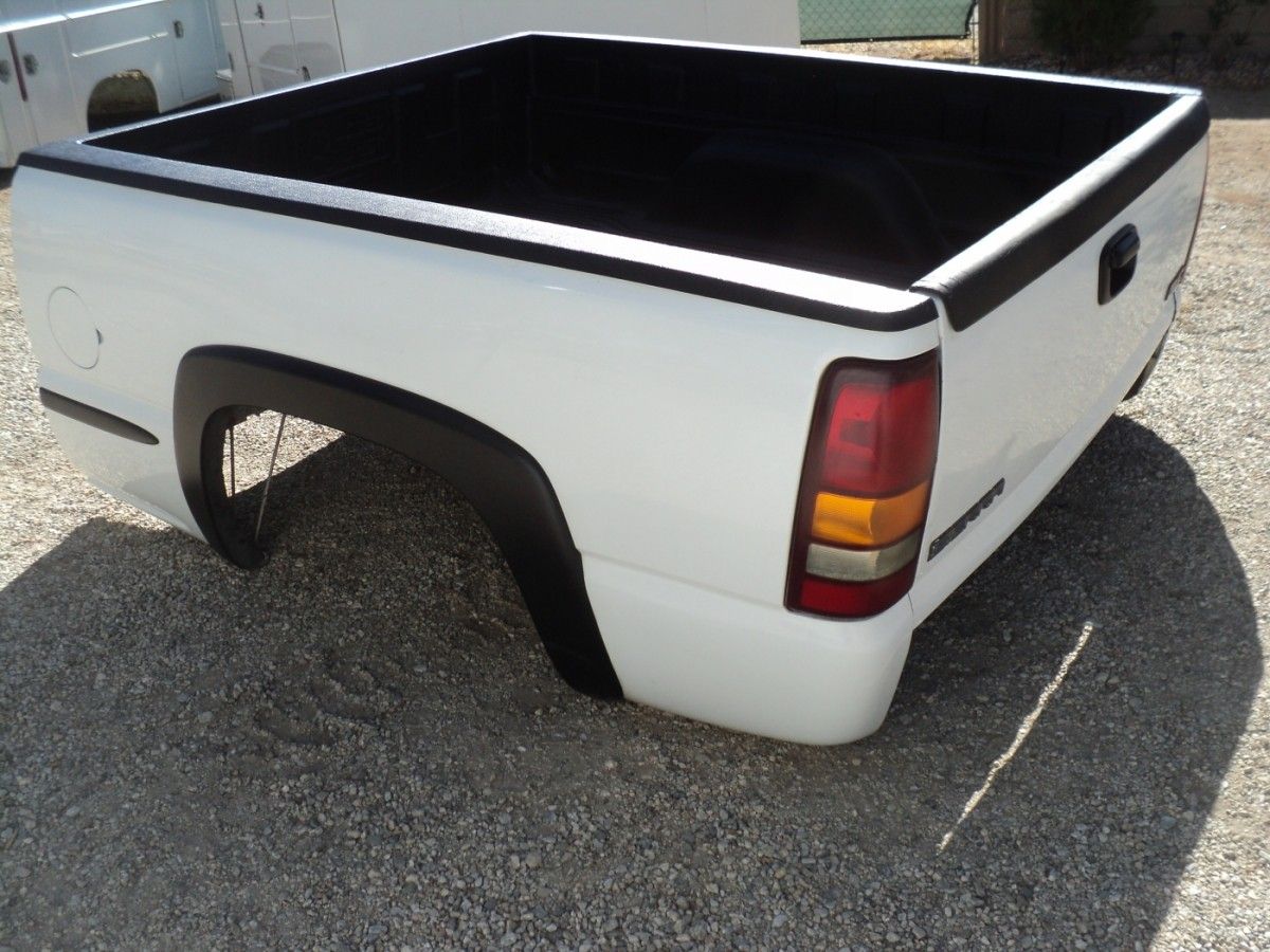 99-06 GMC Sierra 2500,3500 6'6" Shortbed Factory Summit White Paint auto parts accessories
