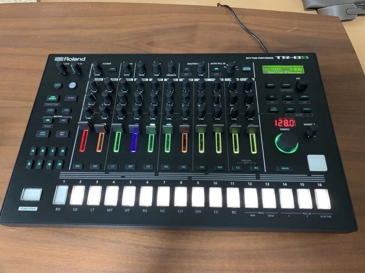 Roland TR-8S Rhythm Performer Drum Machine
