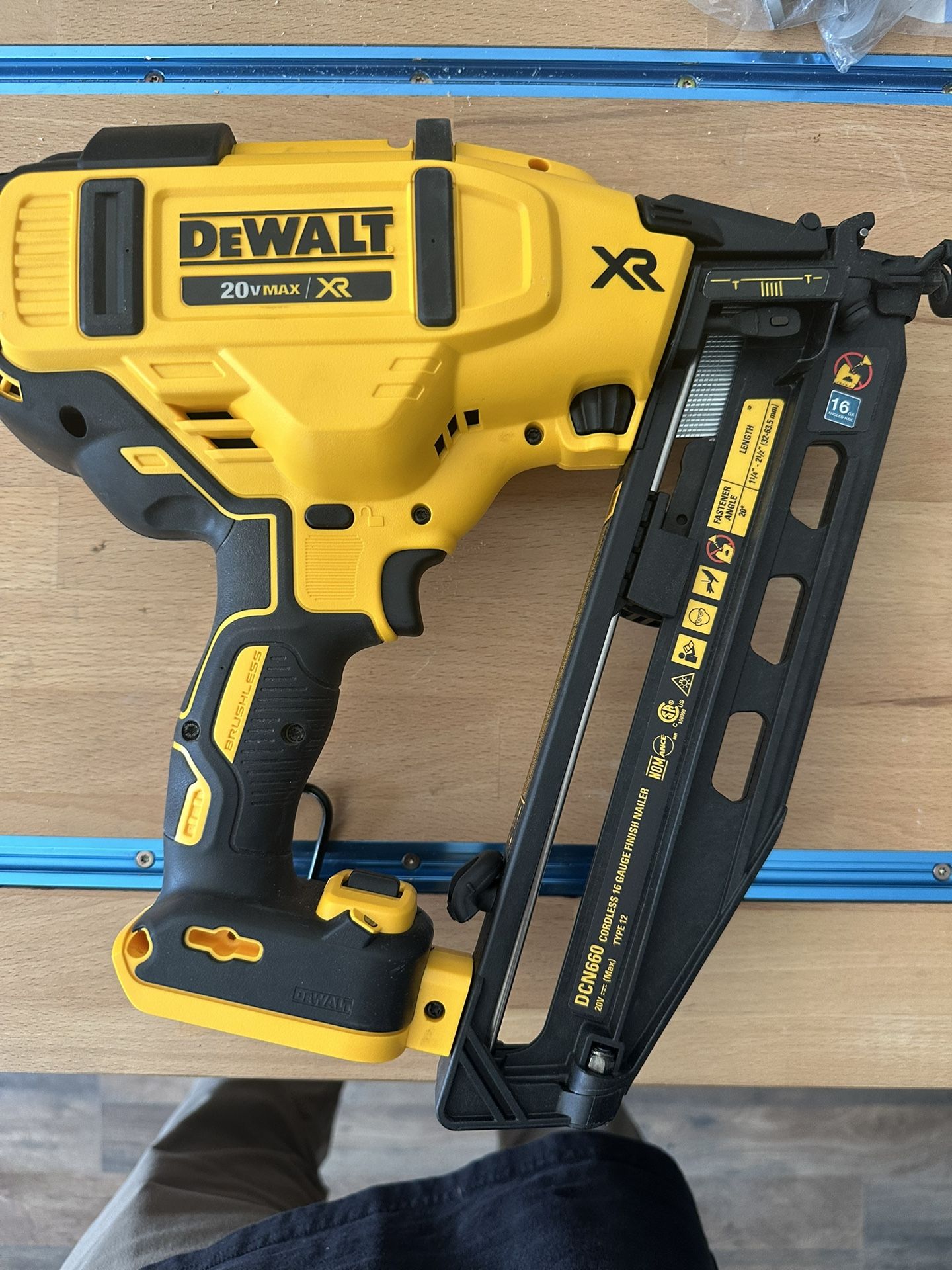 Dewalt 20V Nailer